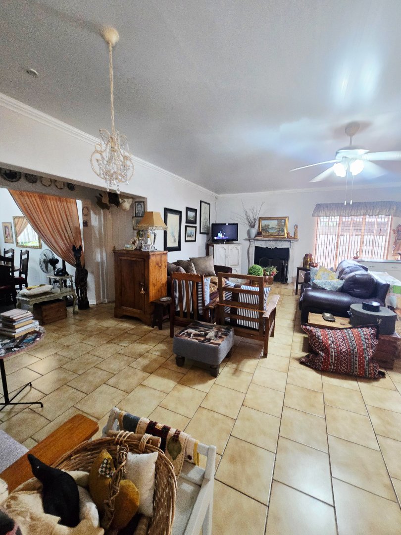 5 Bedroom Property for Sale in La Hoff North West